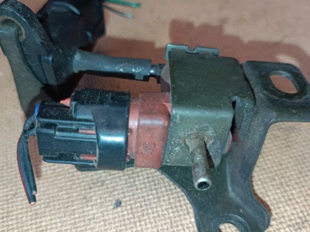 bontott TOYOTA PREVIA Turbó Vákum Szelep