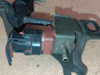 bontott TOYOTA PREVIA Turbó Vákum Szelep