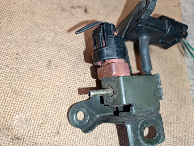 bontott TOYOTA PREVIA Turbó Vákum Szelep