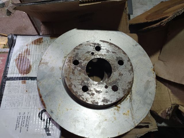 bontott TOYOTA PREVIA Első Pár Féktárcsa