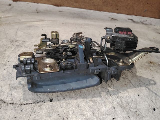 bontott TOYOTA PREVIA Bal hátsó Tolóajtó Ajtónyitó Szerkezet