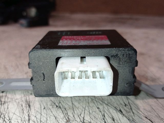 bontott TOYOTA PREVIA Elektronika (Magában)