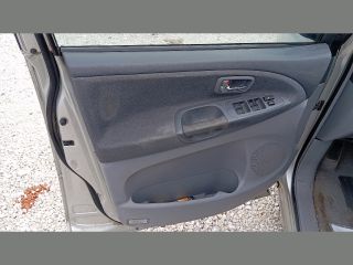 bontott TOYOTA PREVIA Első Hamutartó