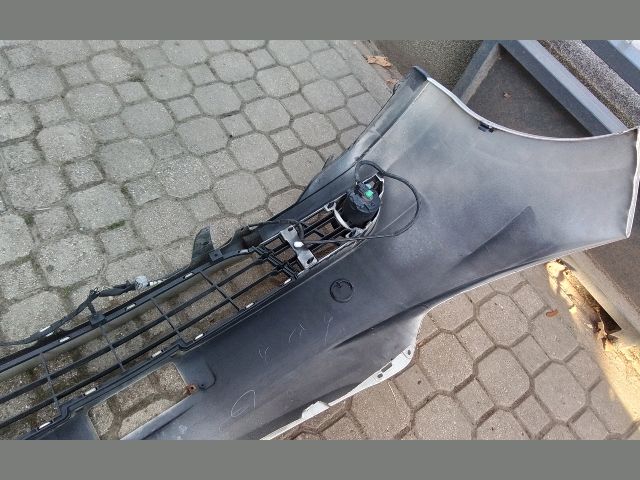 bontott TOYOTA PREVIA Első Lökhárító (Részeivel)