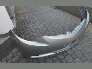 bontott TOYOTA PREVIA Első Lökhárító (Részeivel)