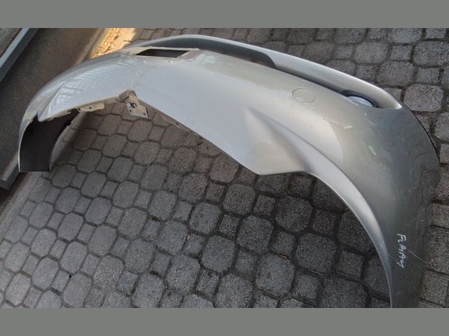 bontott TOYOTA PREVIA Első Lökhárító (Részeivel)