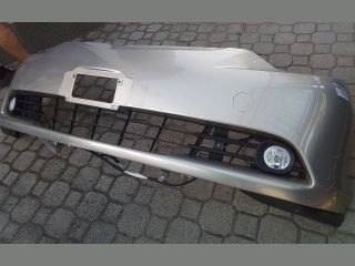 bontott TOYOTA PREVIA Első Lökhárító (Részeivel)