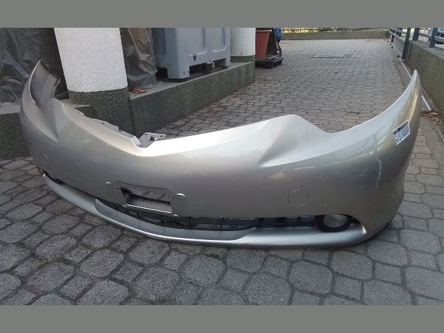 bontott TOYOTA PREVIA Első Lökhárító (Részeivel)