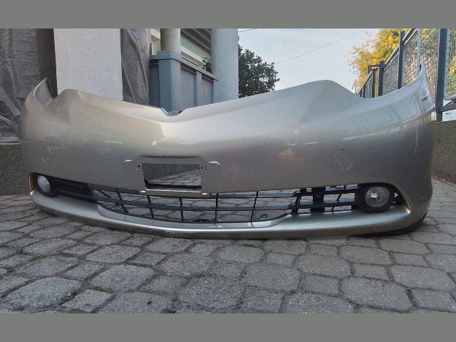 bontott TOYOTA PREVIA Első Lökhárító (Részeivel)