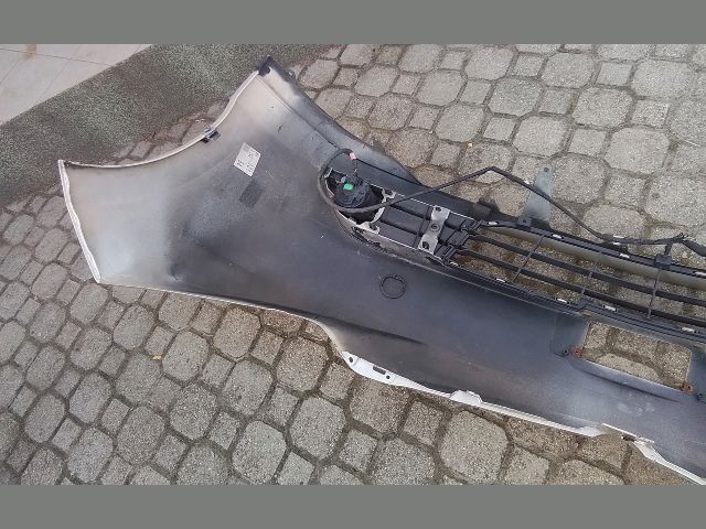 bontott TOYOTA PREVIA Első Lökhárító (Részeivel)