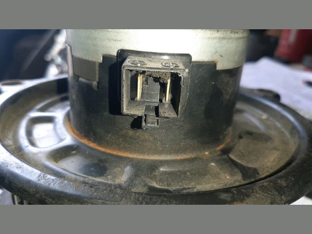 bontott TOYOTA PREVIA Fűtőmotor (Nem klímás)