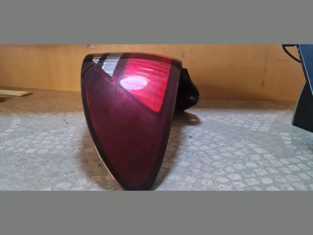 bontott TOYOTA PREVIA Jobb Külső Hátsó Lámpa