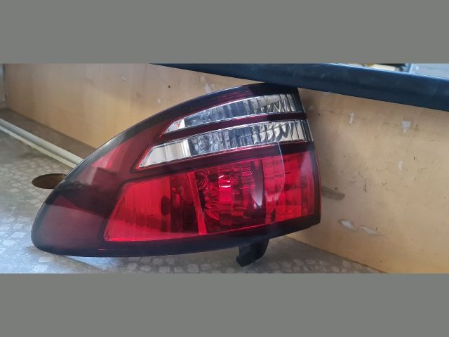 bontott TOYOTA PREVIA Jobb Külső Hátsó Lámpa