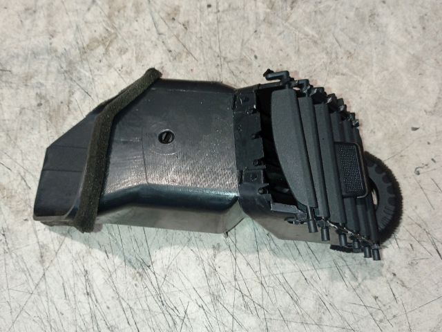 bontott TOYOTA PREVIA Jobb Szellőző