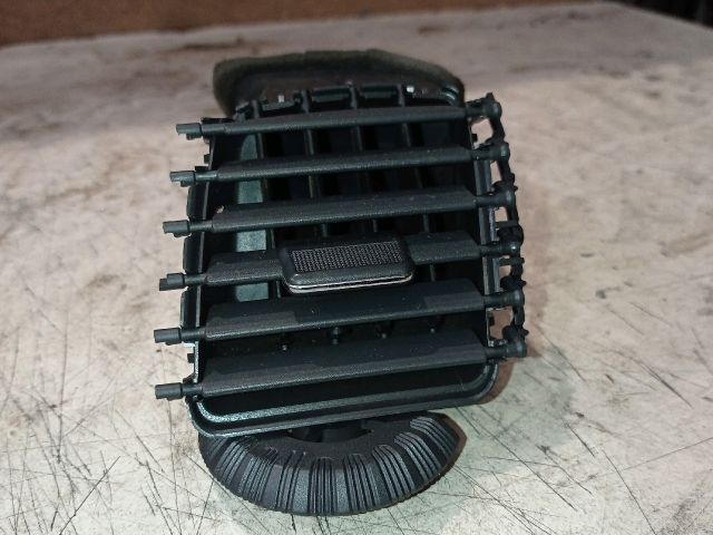 bontott TOYOTA PREVIA Jobb Szellőző