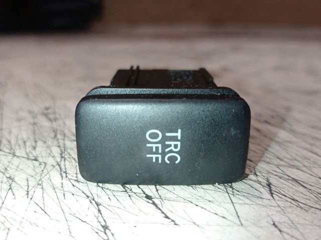 bontott TOYOTA PREVIA Kipörgésgátló Kapcsoló