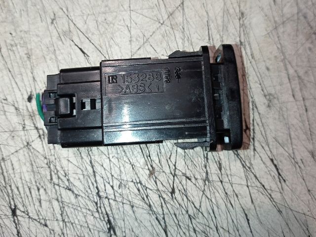 bontott TOYOTA PREVIA Kipörgésgátló Kapcsoló