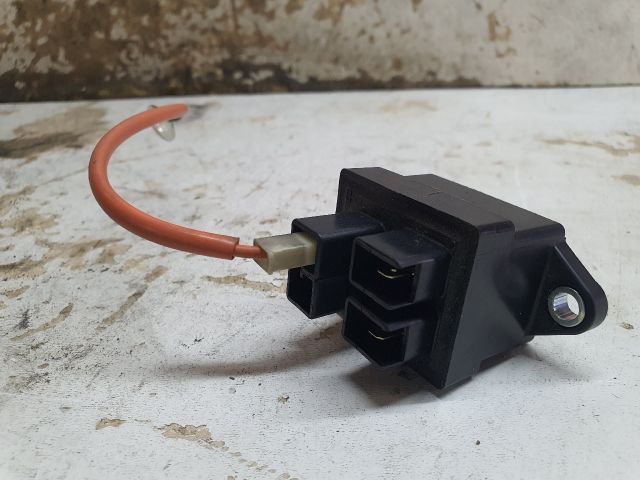 bontott TOYOTA PRIUS Akkumulátor Relé