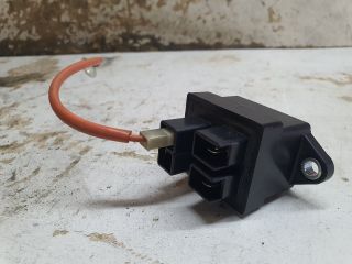 bontott TOYOTA PRIUS Akkumulátor Relé