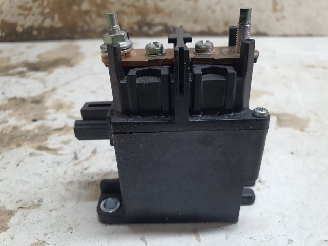 bontott TOYOTA PRIUS Akkumulátor Relé