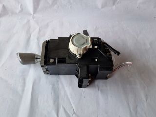 bontott TOYOTA PRIUS Automata Váltókar