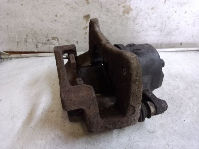 bontott TOYOTA PRIUS Bal első Féknyereg Munkahengerrel