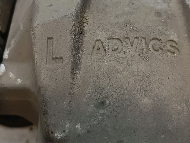 bontott TOYOTA PRIUS Bal első Féknyereg Munkahengerrel