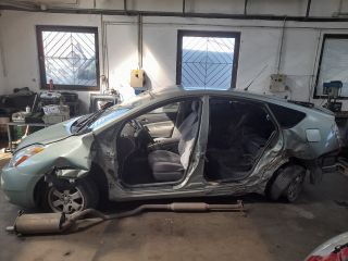 bontott TOYOTA PRIUS Bal hátsó Rugó