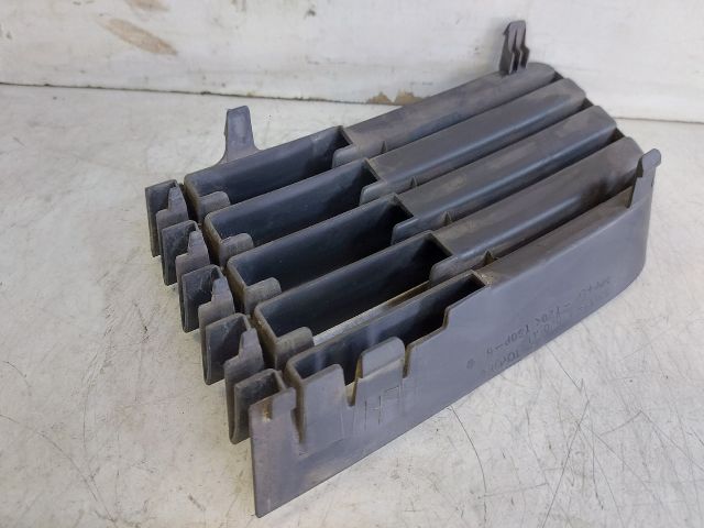 bontott TOYOTA PRIUS Bal Ködlámpa Rács