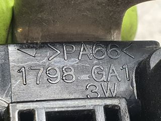 bontott TOYOTA PRIUS Biztosítéktábla Motortér