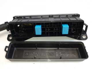 bontott TOYOTA PRIUS Biztosítéktábla Motortér