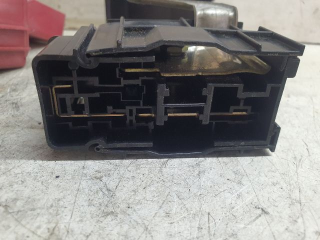 bontott TOYOTA PRIUS Biztosítéktábla Motortér