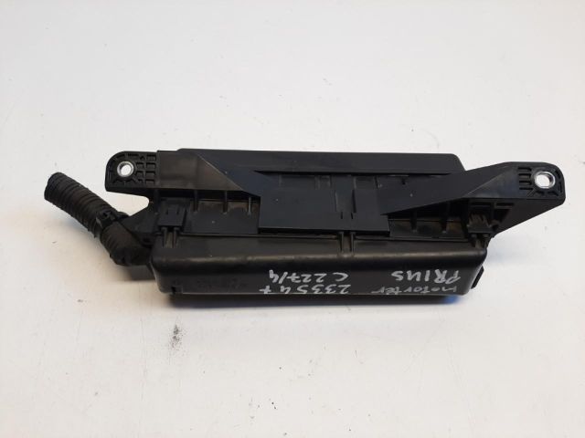 bontott TOYOTA PRIUS Biztosítéktábla Motortér