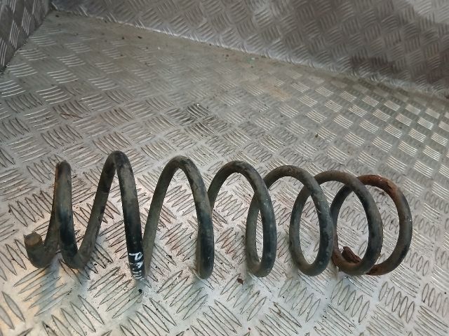 bontott TOYOTA PRIUS Hátsó Rugó