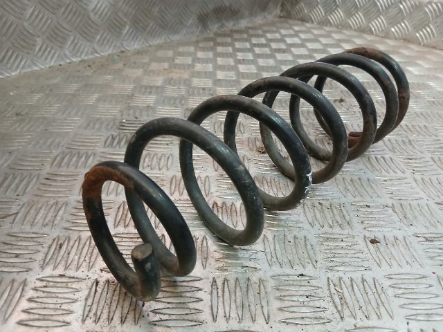 bontott TOYOTA PRIUS Hátsó Rugó