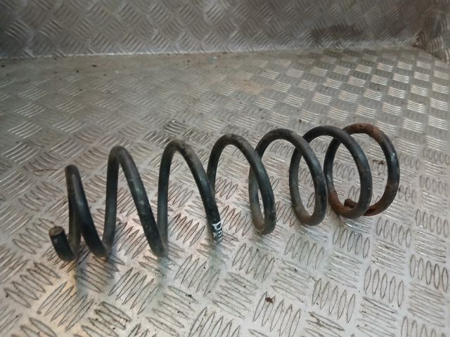 bontott TOYOTA PRIUS Hátsó Rugó