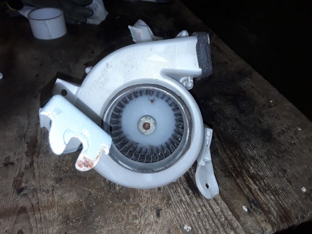 bontott TOYOTA PRIUS Hűtőventilátor