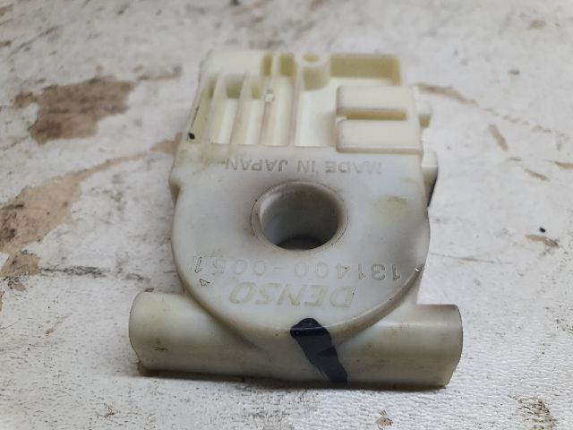 bontott TOYOTA PRIUS Jeladó (Magában)