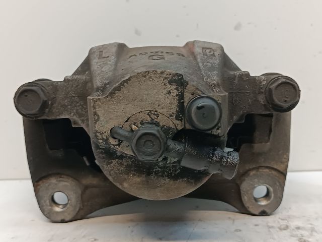 bontott TOYOTA PRIUS Jobb első Féknyereg Munkahengerrel