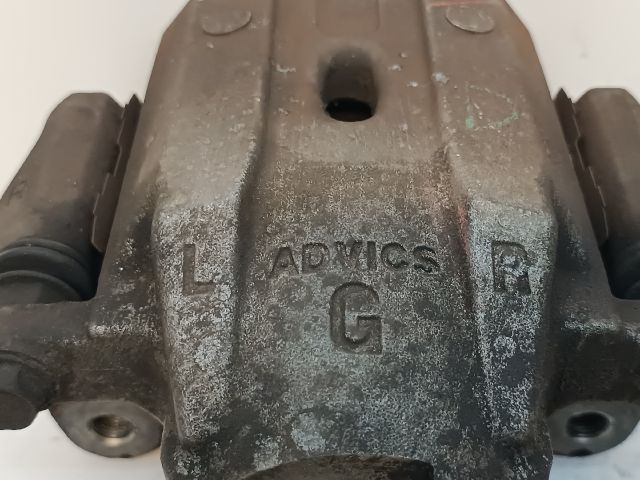 bontott TOYOTA PRIUS Jobb első Féknyereg Munkahengerrel