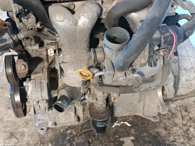 bontott TOYOTA PRIUS Komplett Motor (Segédberendezésekkel)