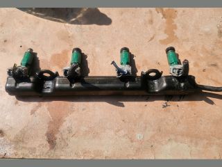 bontott TOYOTA PRIUS Porlasztó Sor / Híd