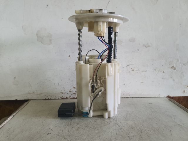 bontott TOYOTA PRIUS Üzemanyag Szivattyú