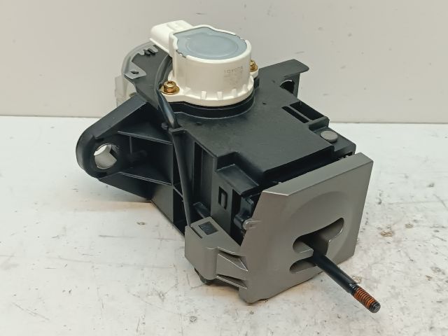 bontott TOYOTA PRIUS Váltó Kulissza