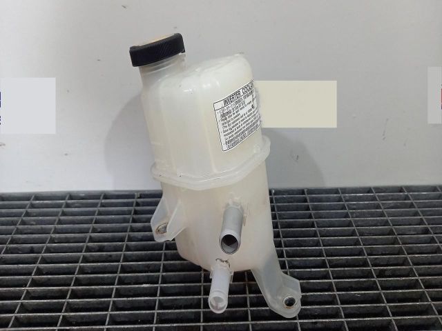 bontott TOYOTA PRIUS AdBlue Tartály