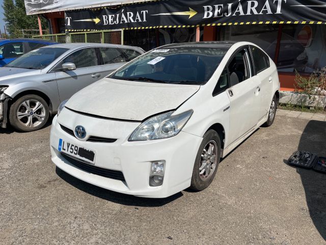 bontott TOYOTA PRIUS Felső Motorburkolat