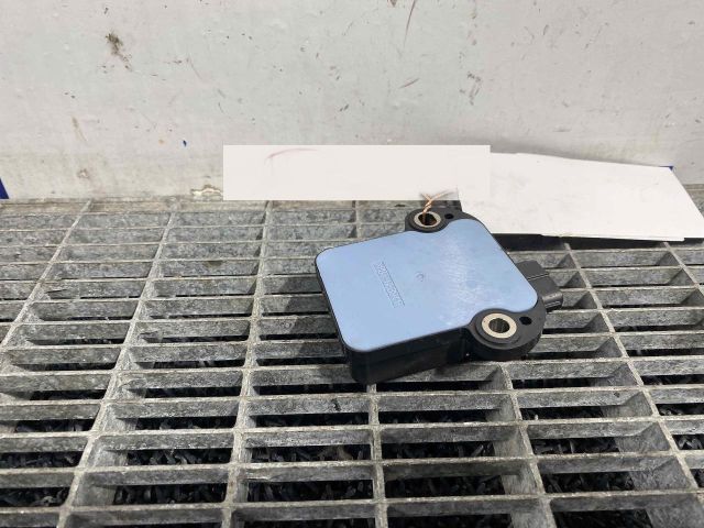 bontott TOYOTA PRIUS Jeladó (Magában)