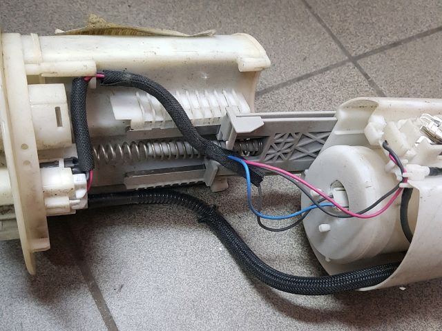 bontott TOYOTA PRIUS Üzemanyag Szivattyú