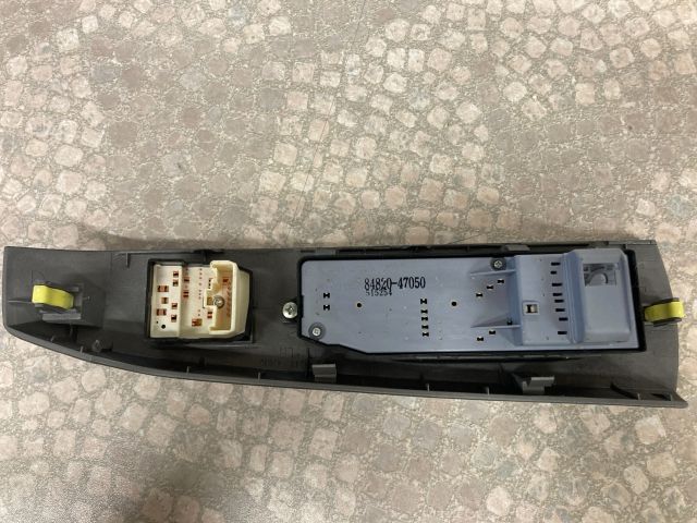 bontott TOYOTA PRIUS Ablakemelő és Tükör Kapcsoló