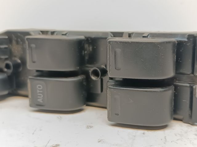 bontott TOYOTA PRIUS Ablakemelő Kapcsoló Négyes / Kettes